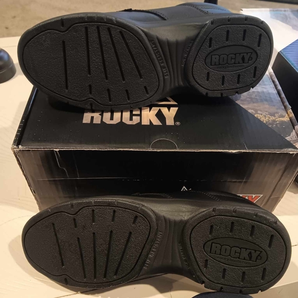 Brand New Black Unisex Rocky Oxford Size 9.5 Shoes